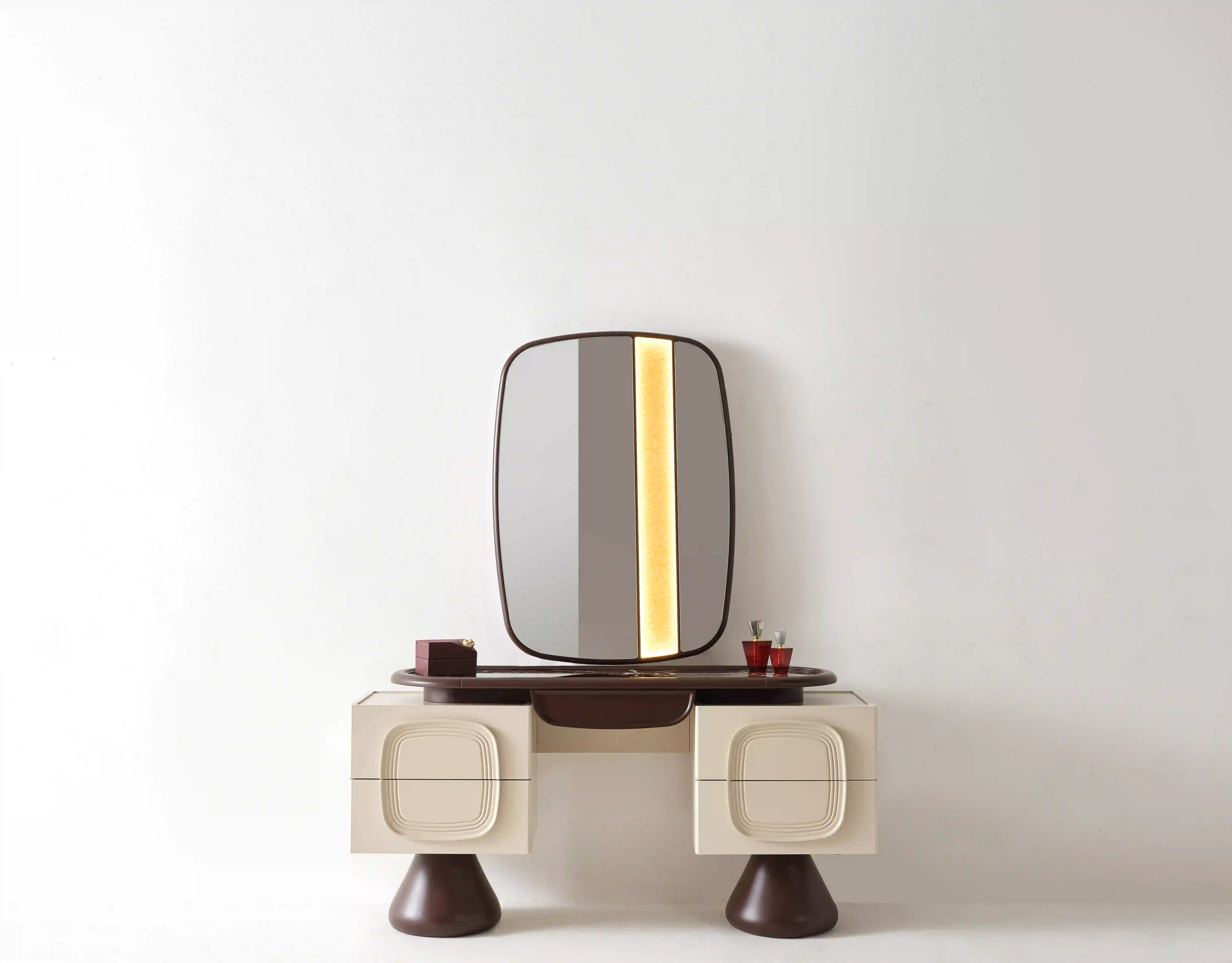 LEONORA YATAK ODASI TAKIMI