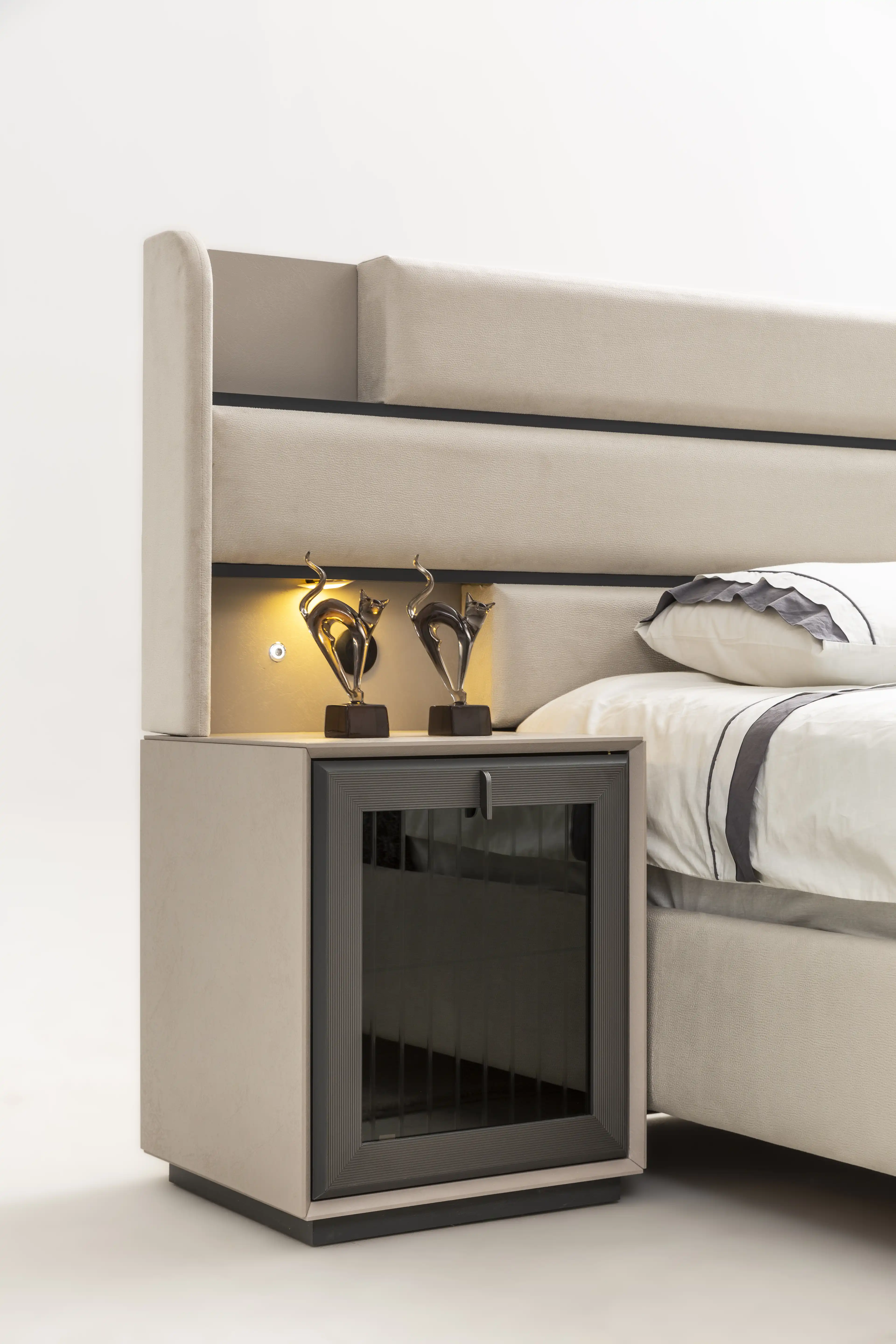 TESLA YATAK ODASI TAKIMI