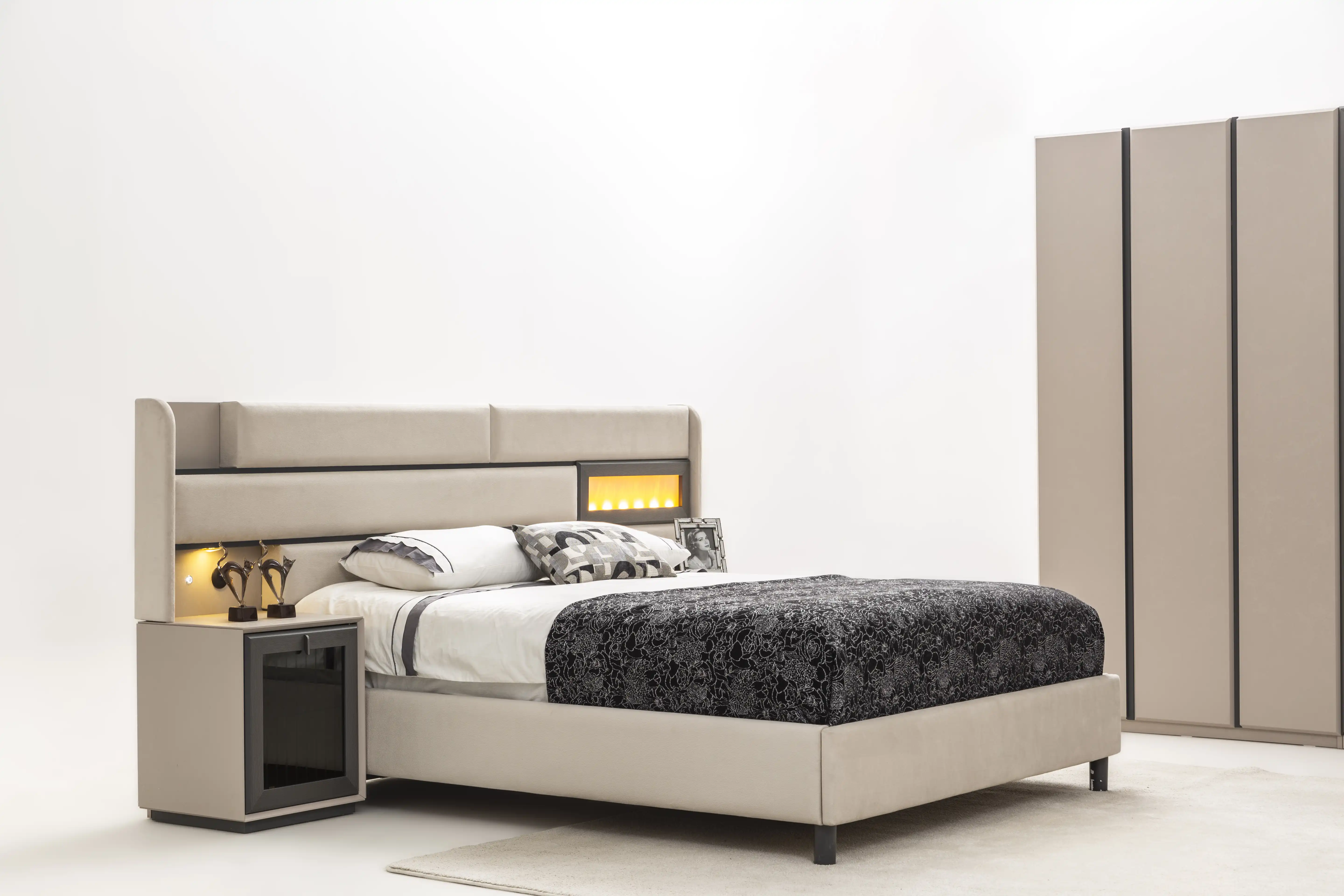 TESLA YATAK ODASI TAKIMI