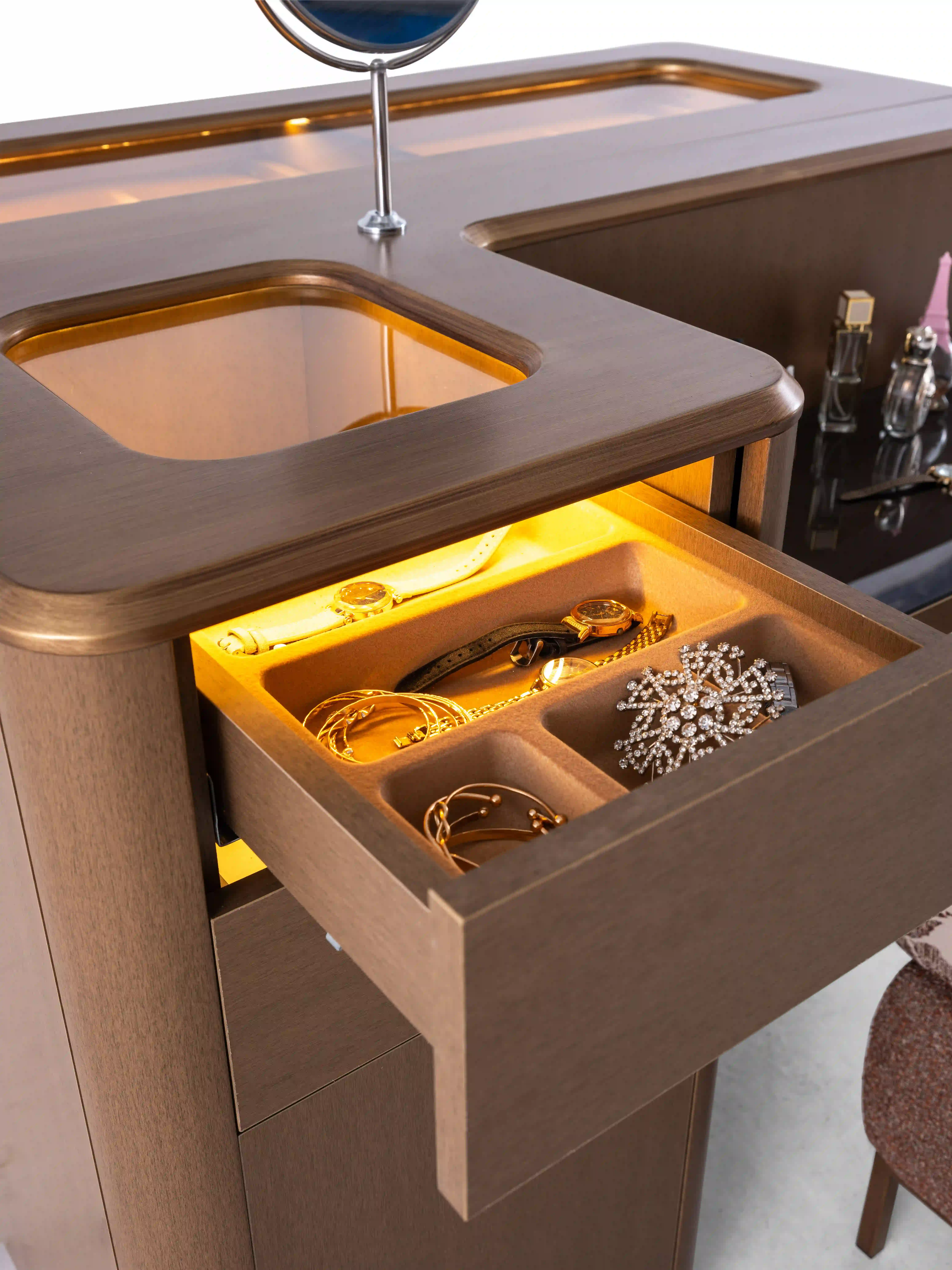 MOCHA GİYİNME ODASI